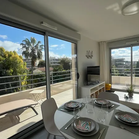 T2 Moderne Terrasse 2min Plages De Juan-les-pins! * Antibes